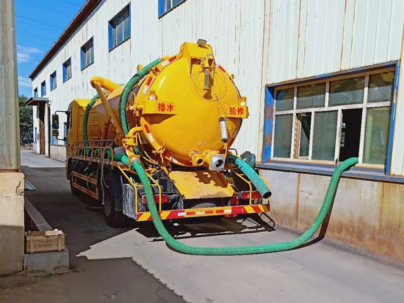 曹后厂区化粪池清理